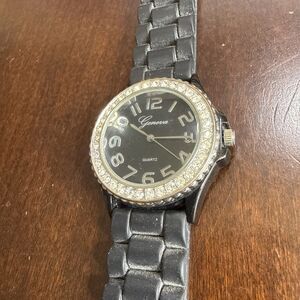 Working Vintage  Geneva Women's Quartz Watch. Black Face And Band Silicone